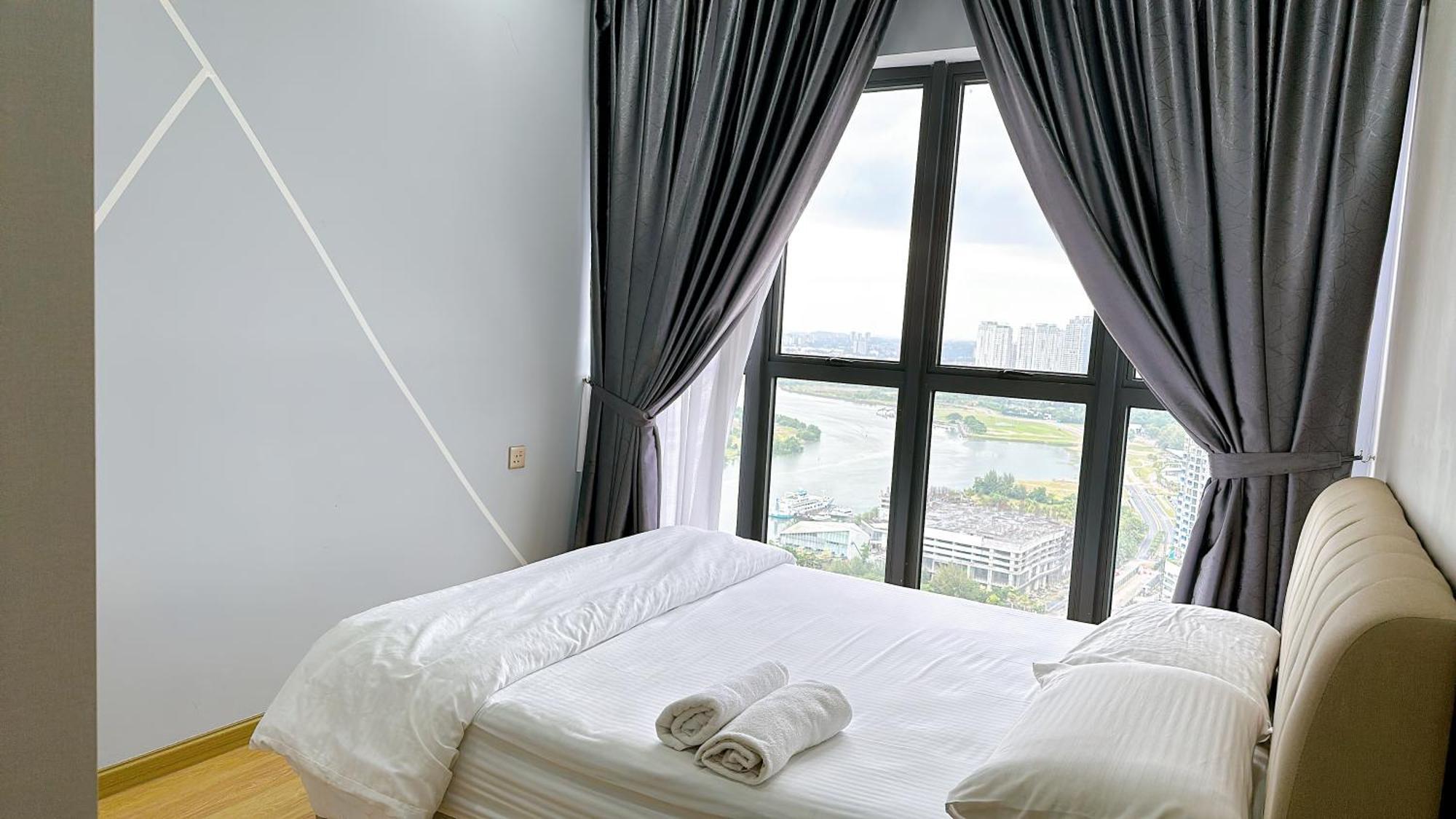 Country Garden Danga Bay By Cactus Thm Apartment