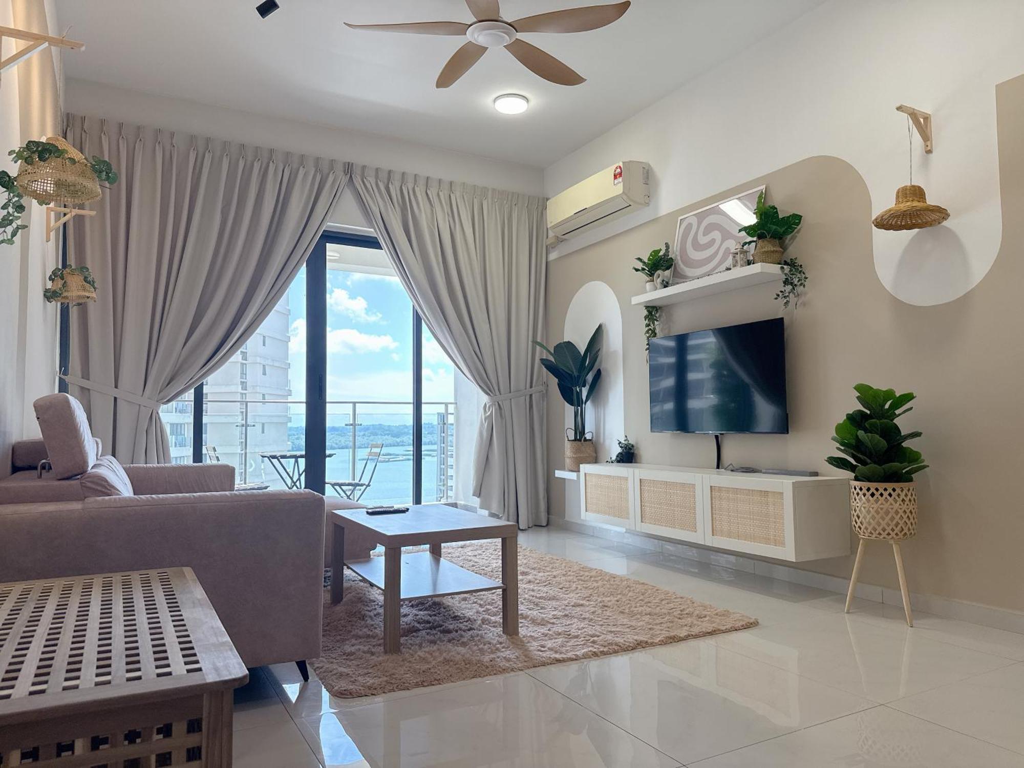 Country Garden Danga Bay By Cactus Thm