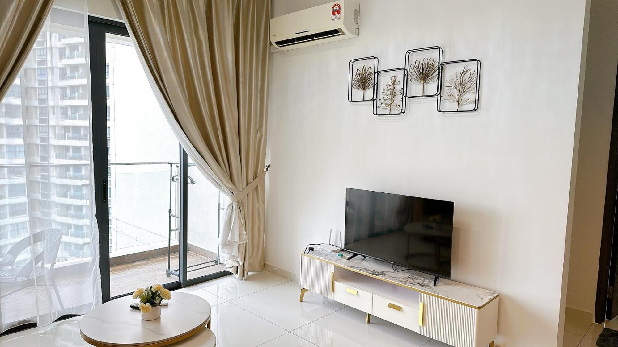 Kings Bay Country Garden Danga Bay By Cactus Apartemen *
